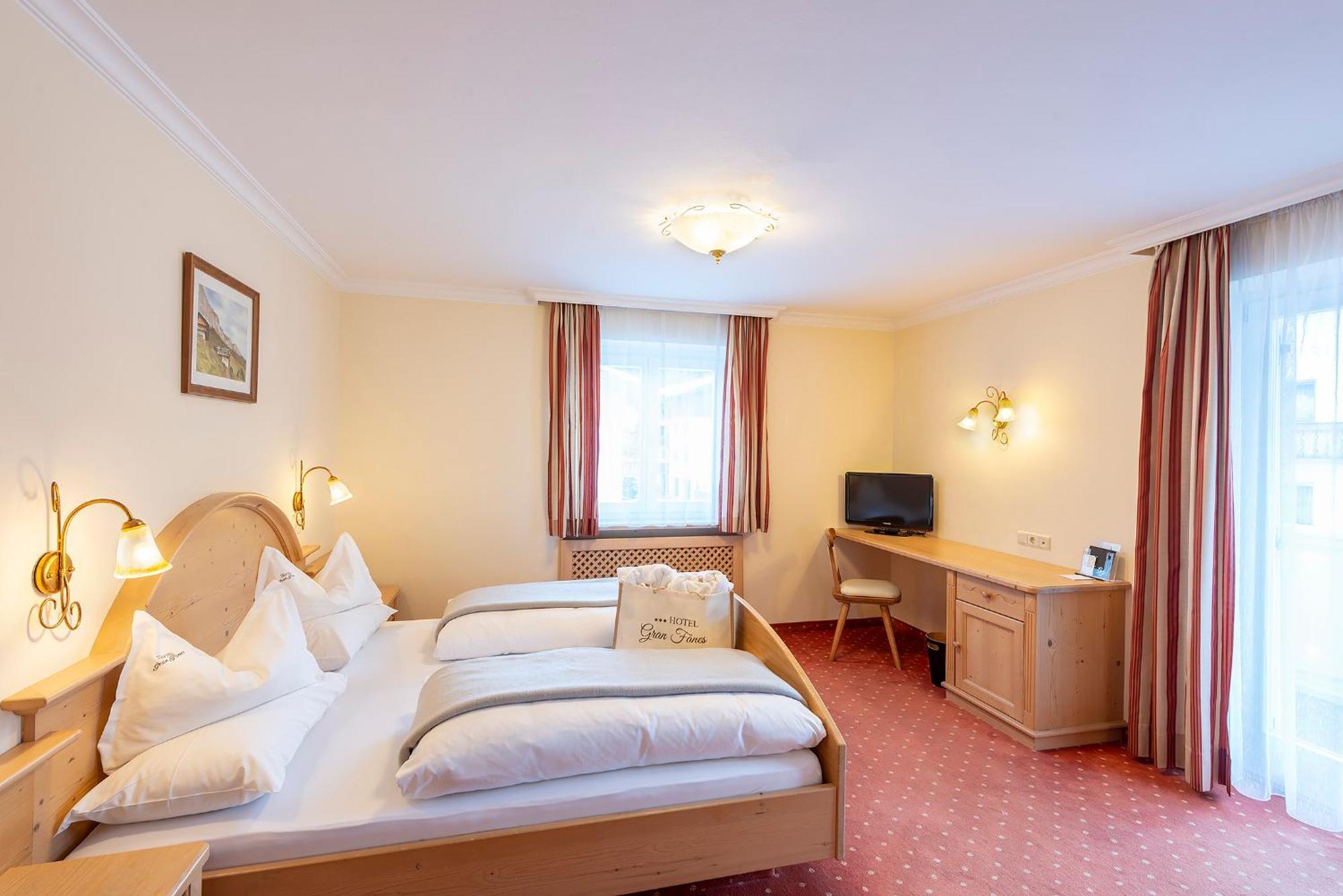 Hotel Gran Fanes كورفارا إنْ بادِيا المظهر الخارجي الصورة
